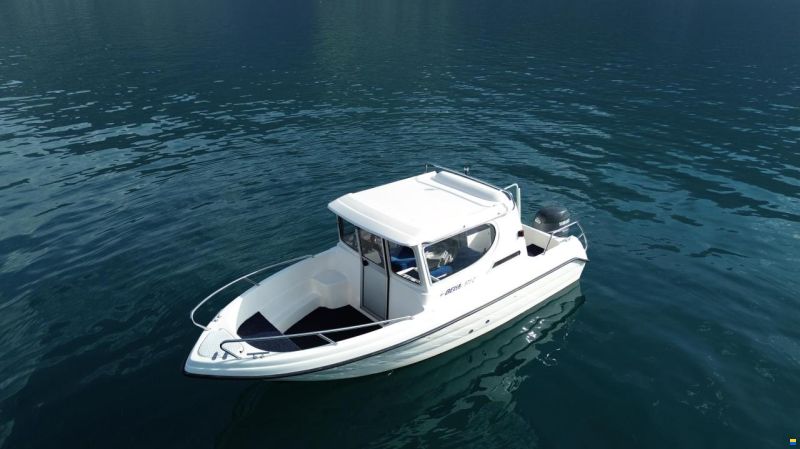Bella 571 Cabin