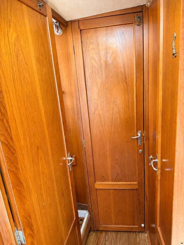 Fjord Cabin 30