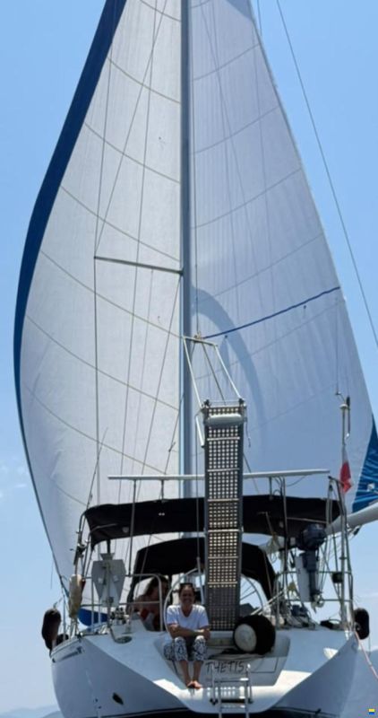 Dromor Triton 48