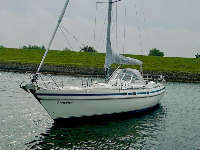 Contest 38 S Winged Keel