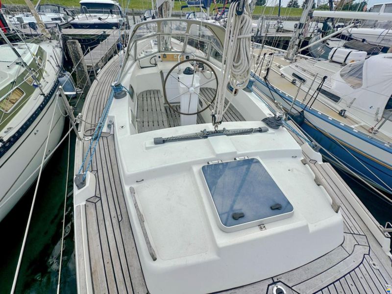Contest 38 S Winged Keel