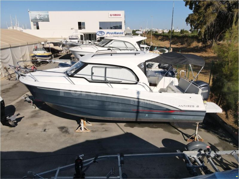 Beneteau Antares 8 OB