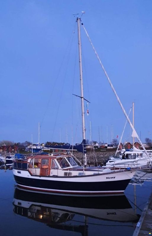 Nauticat 33