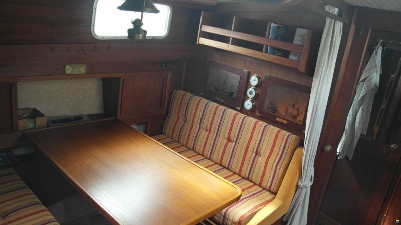 Nauticat 33