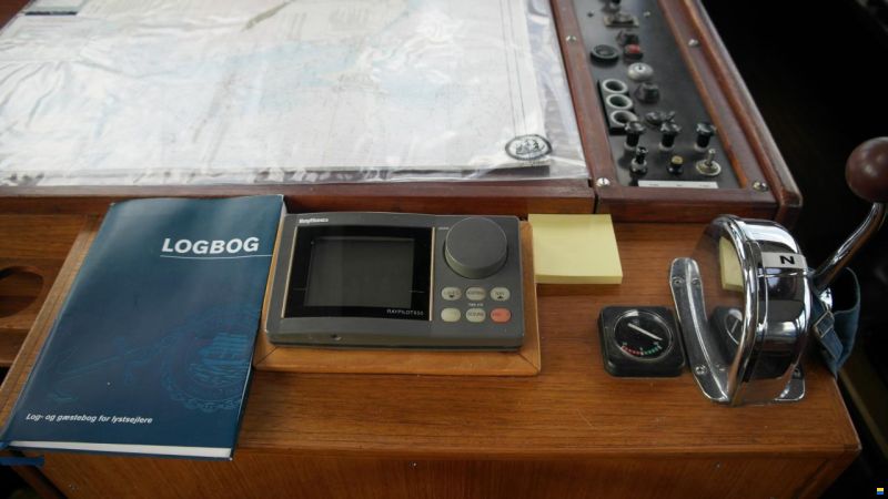 Nauticat 33