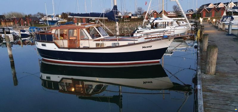 Nauticat 33