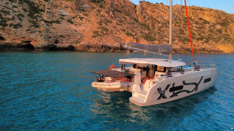 Excess 11 Pulse Line Catamaran - Rúna