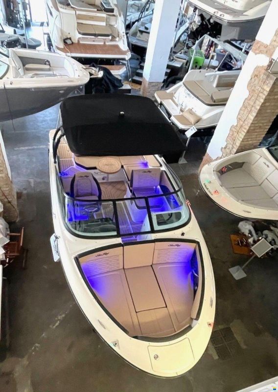 Sea Ray 210 SPXE