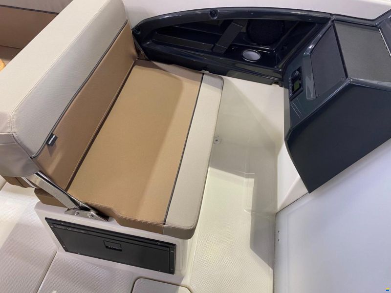 Quicksilver ACTIV 755 CRUISER