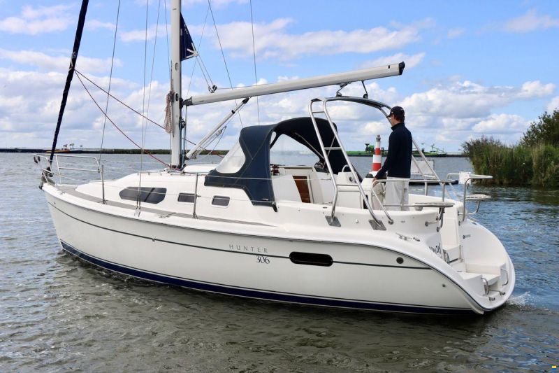 Hunter 306
