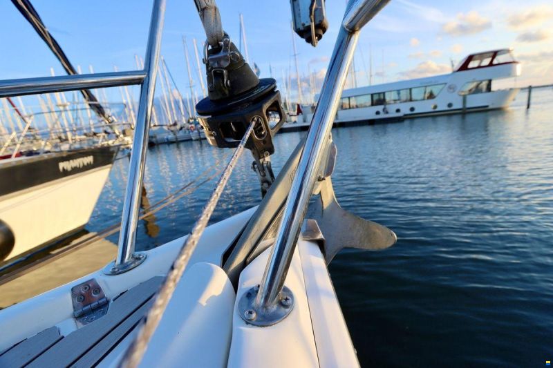 Hunter 306