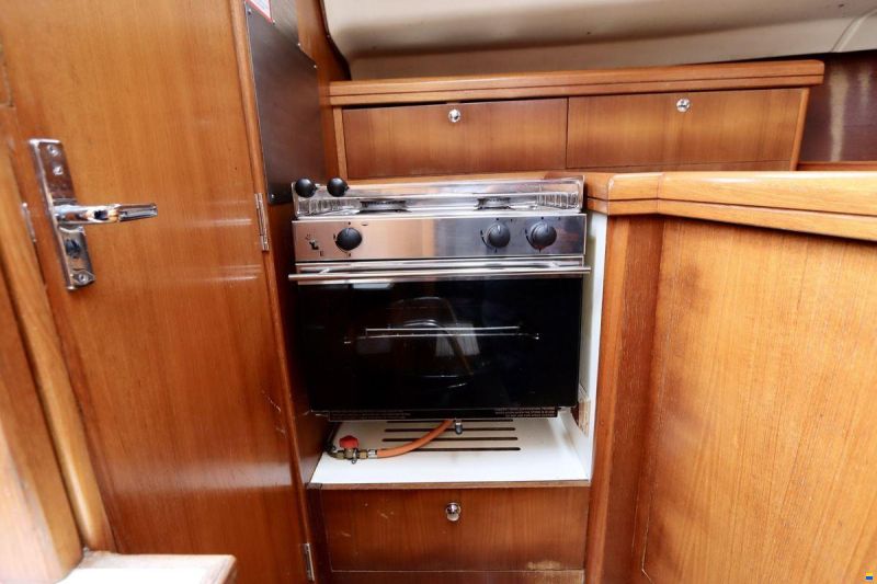 Hunter 306