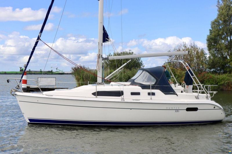 Hunter 306