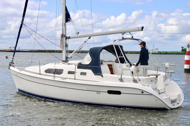 Hunter 306
