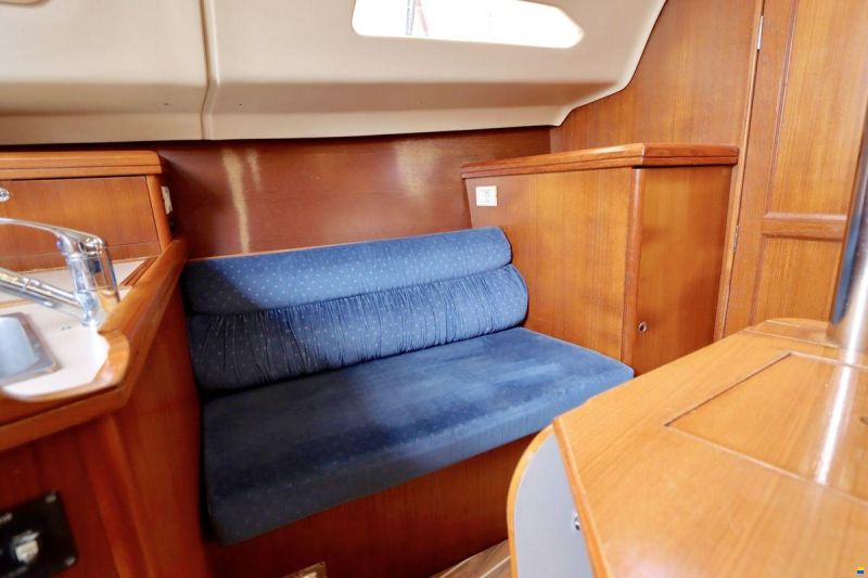 Hunter 306