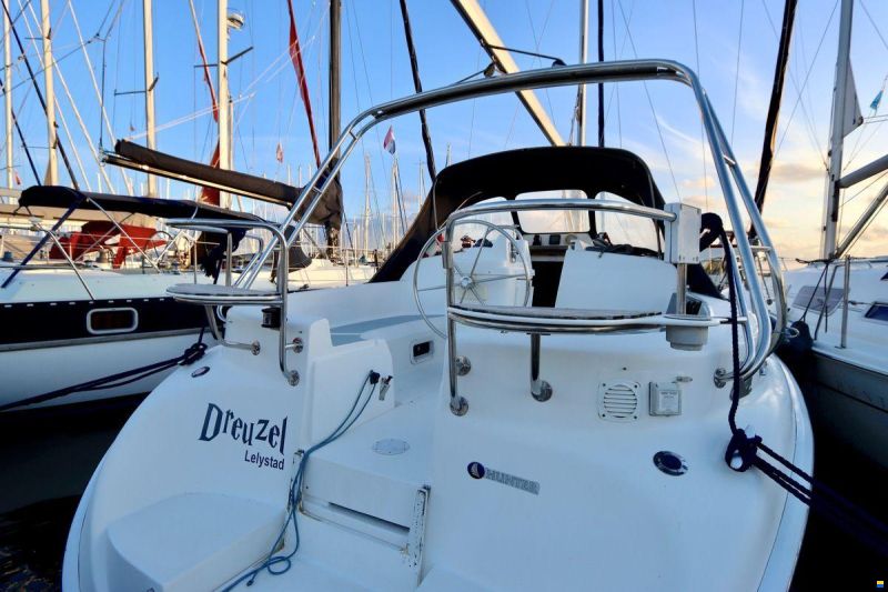Hunter 306