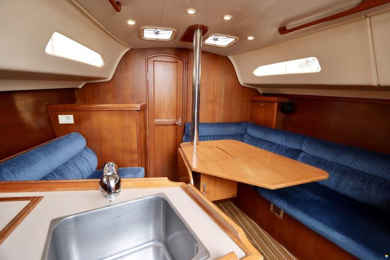 Hunter 306