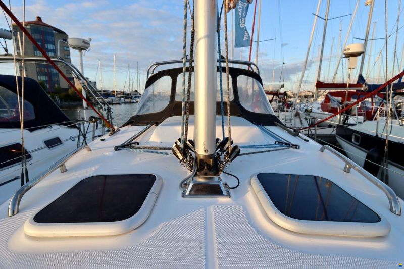 Hunter 306