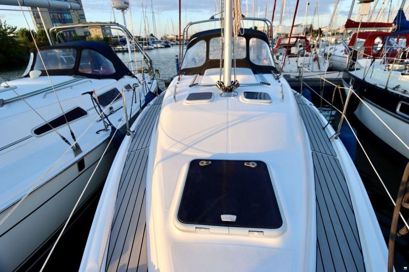 Hunter 306
