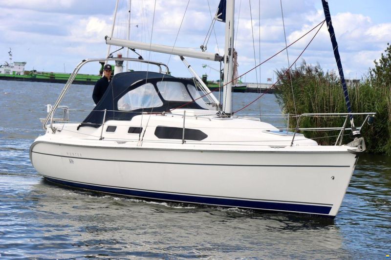 Hunter 306