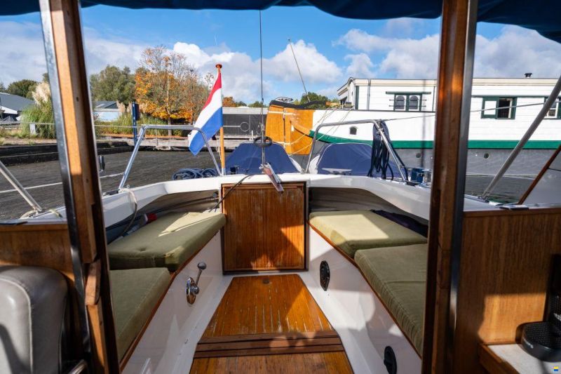 LM 28