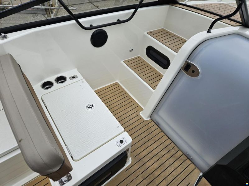 Quicksilver Activ 675 Cruiser