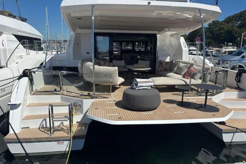 Leopard 53 Powercat