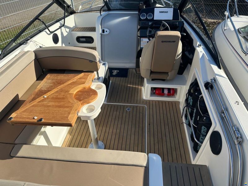 Quicksilver Activ 675 Cruiser med Mercury 150Hk Moto