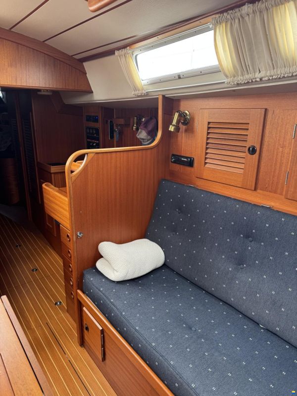 Hallberg-Rassy 36, MK1 (nr 235)