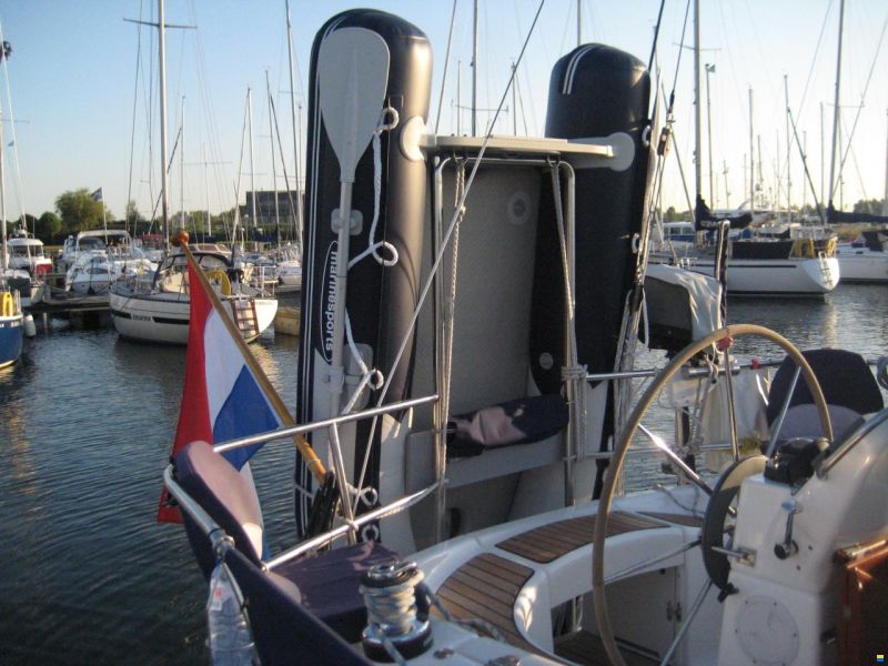 Bavaria 32