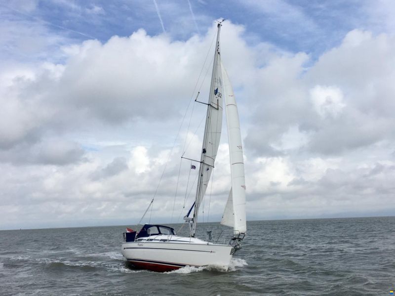 Bavaria 32