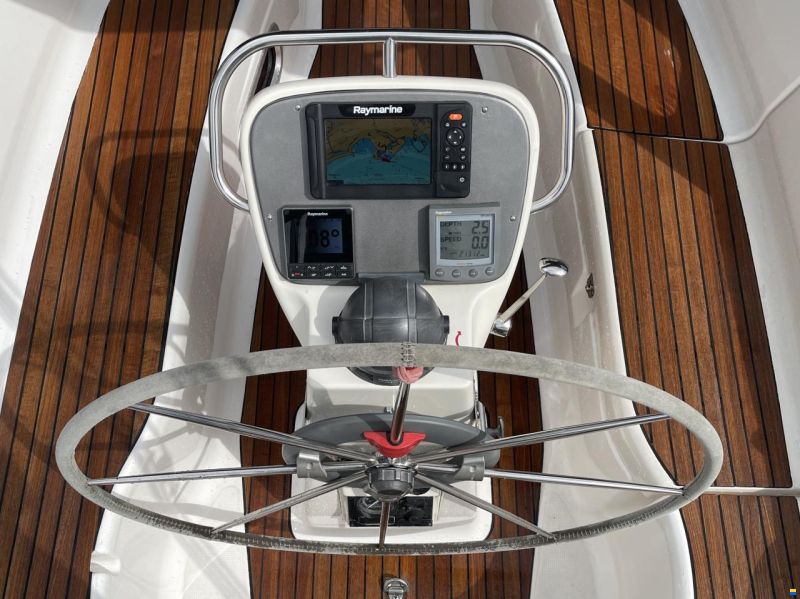 Bavaria 32