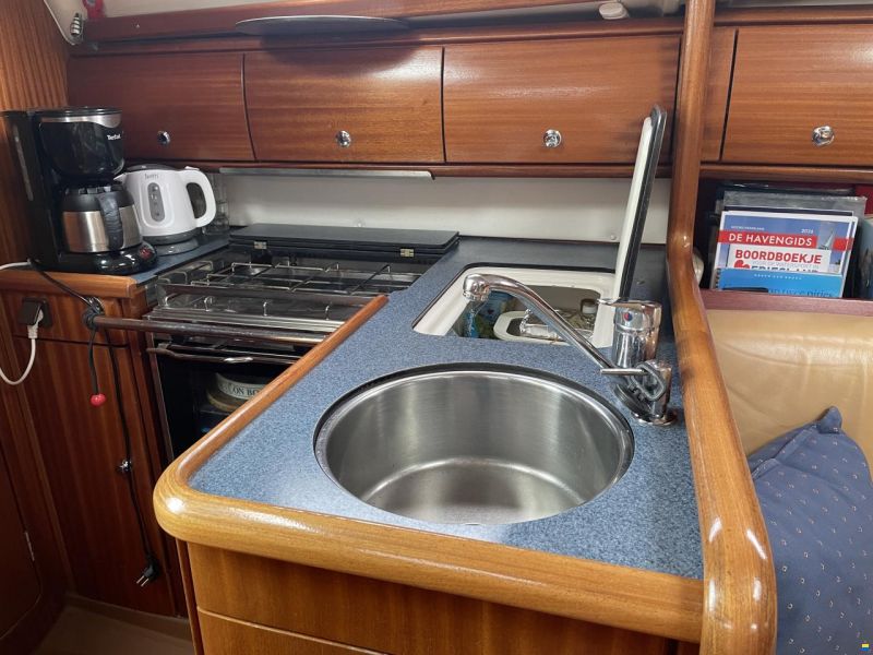 Bavaria 32