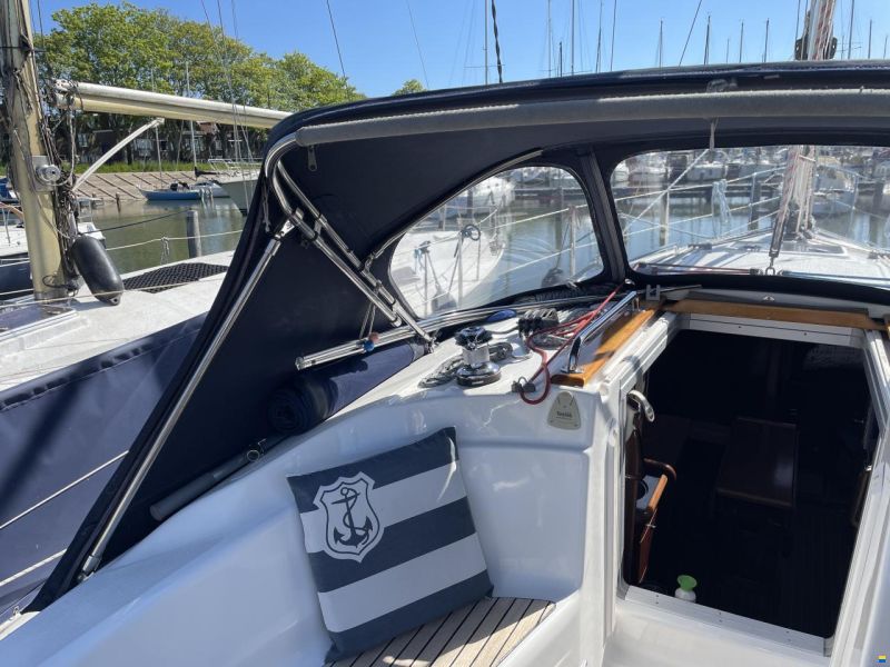 Bavaria 32