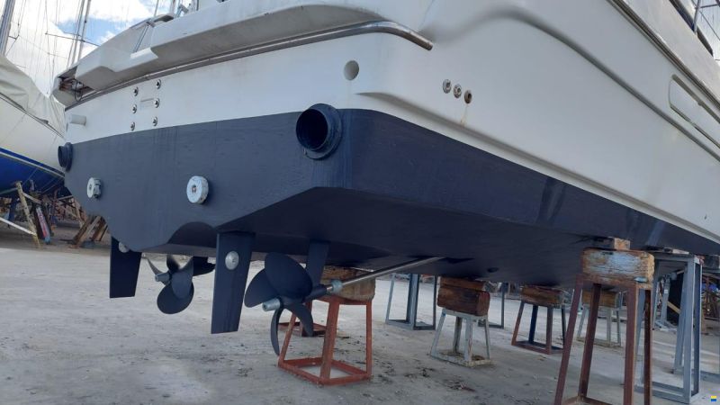Azimut AZ 40