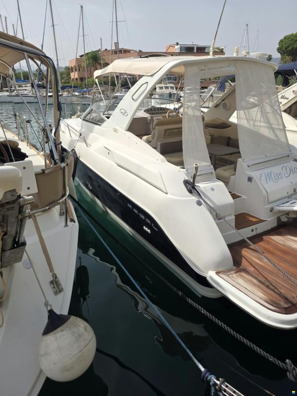 Regal 3260 Commodore