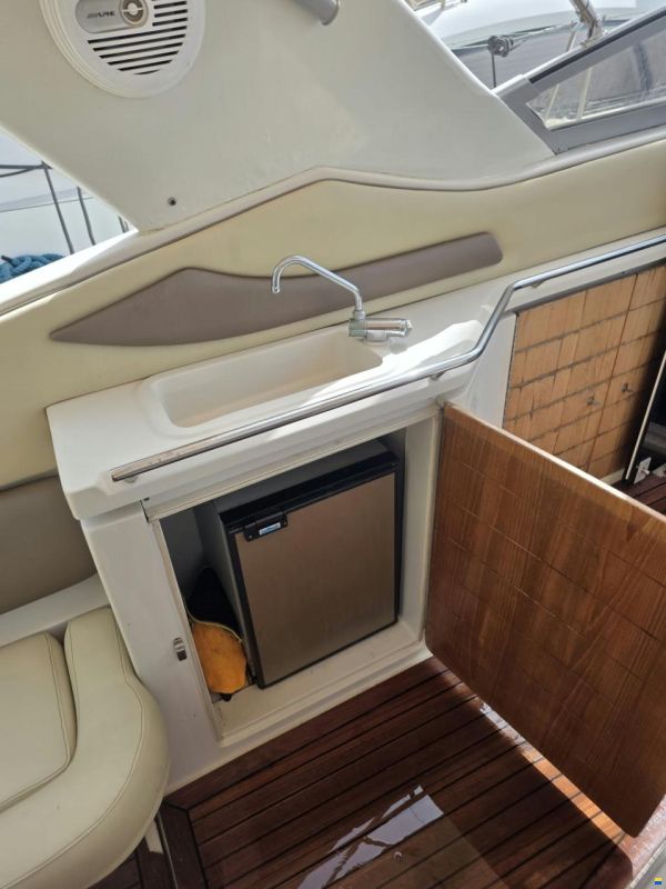 Regal 3260 Commodore