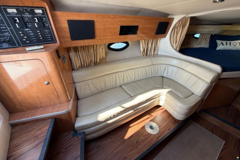 Regal 3260 Commodore