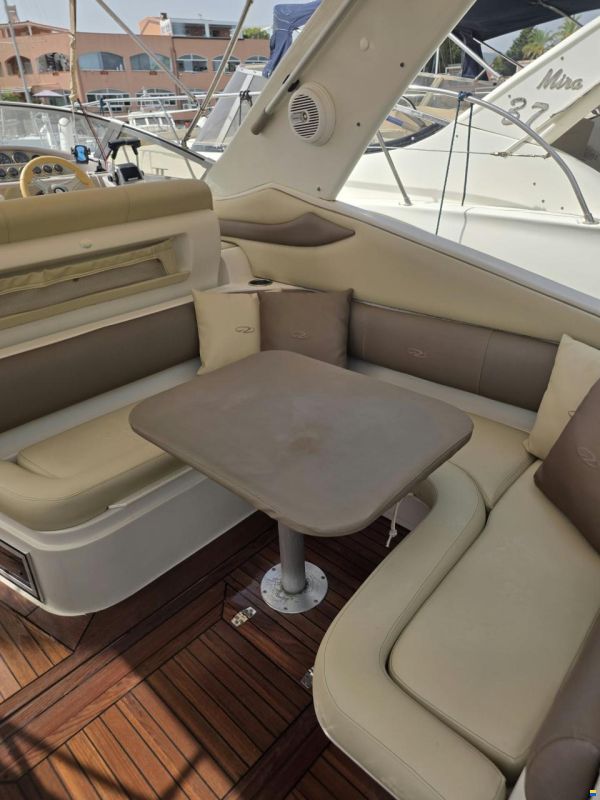 Regal 3260 Commodore