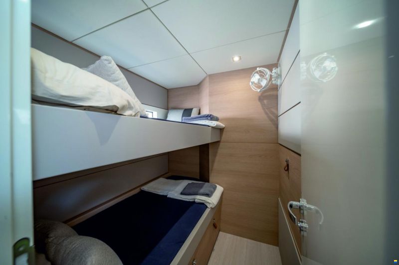 Aventura Yachts 48