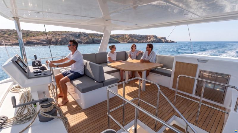 Aventura Yachts 48