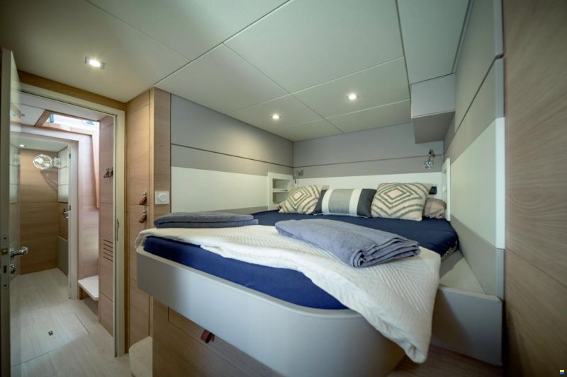 Aventura Yachts 48