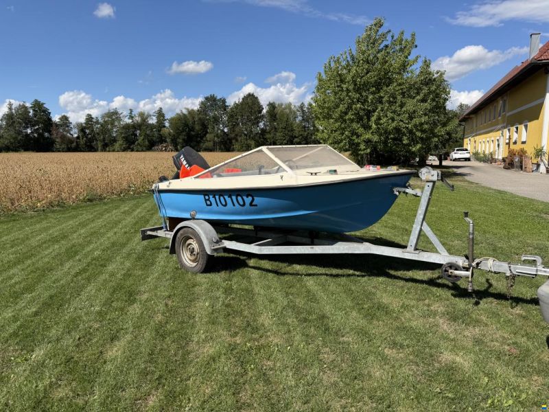 Motorboot mit Yamaha 25 PS Außenborder +