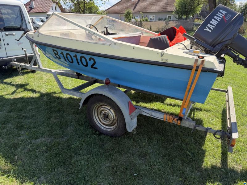 Motorboot mit Yamaha 25 PS Außenborder +