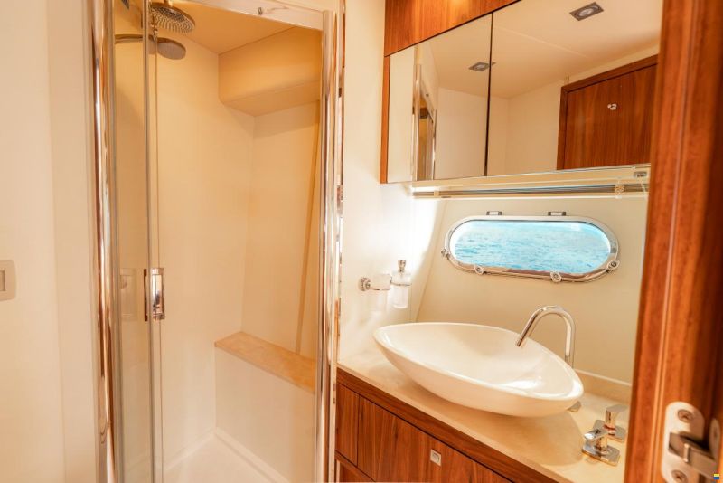 Sunseeker Predator 64