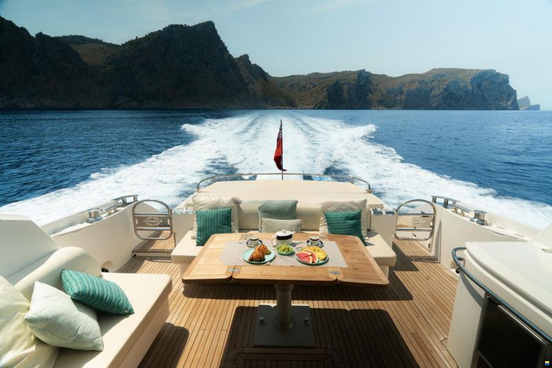 Sunseeker Predator 64