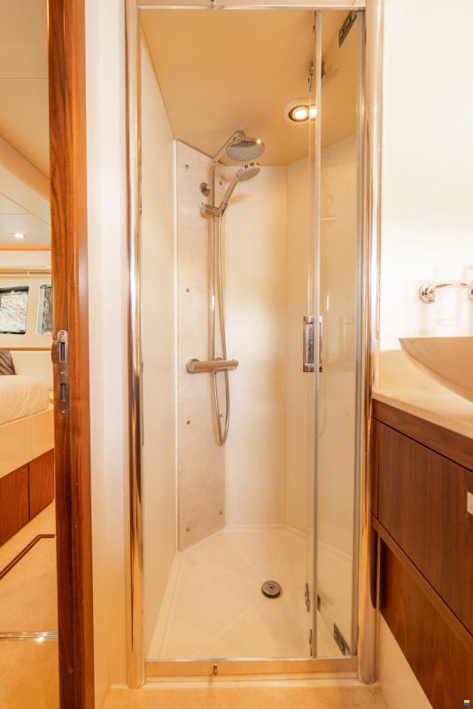 Sunseeker Predator 64