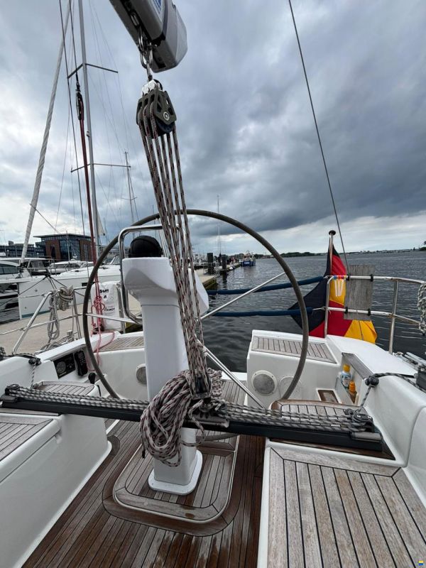 Hanse 370
