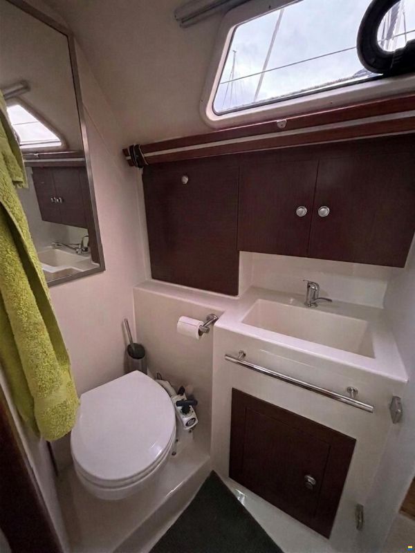 Hanse 370