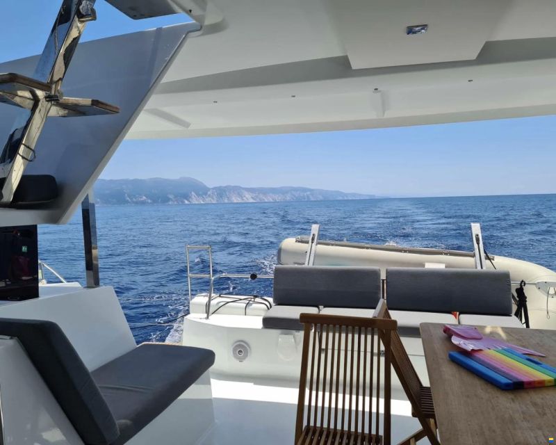 Fountaine Pajot Lucia 40